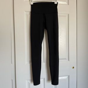 Lululemon wunder under leggings.
